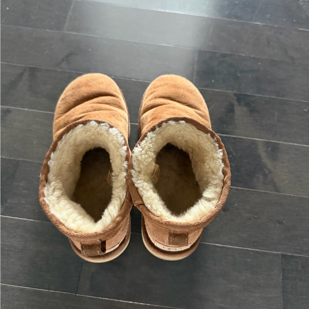 Cozy Tan Shearling-Lined Boots